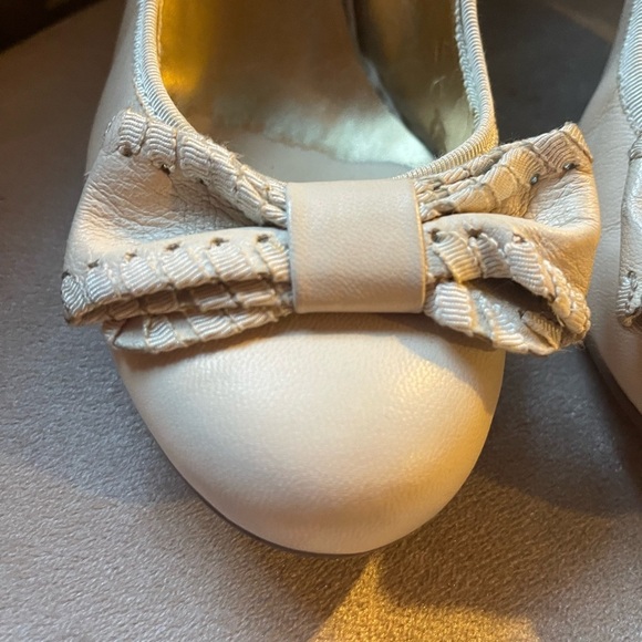 Nine West Cream Bow Heels - Picture 2 of 7